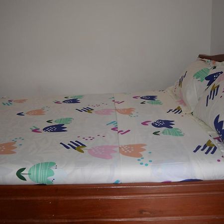 Bed and Breakfast Chez Sabine Abomey Екстер'єр фото