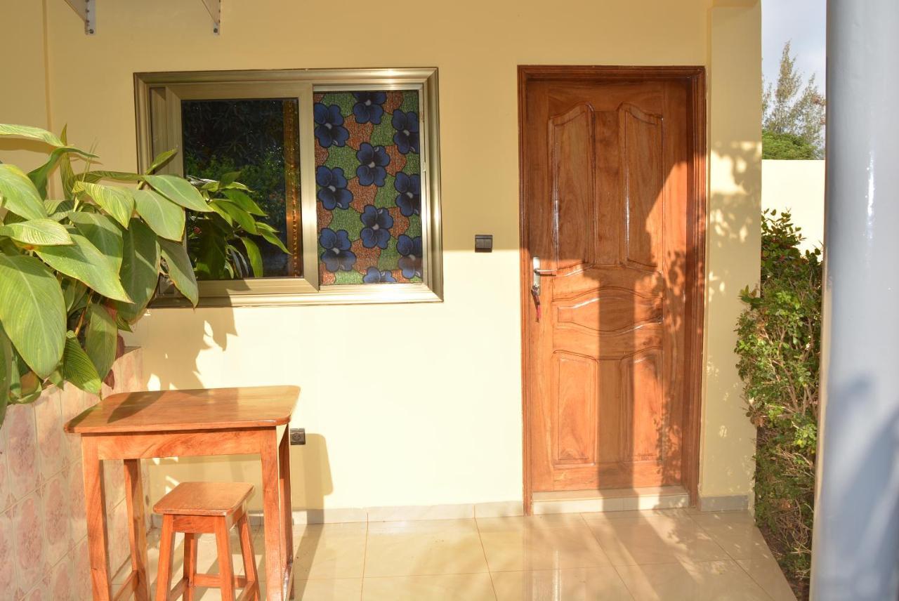 Bed and Breakfast Chez Sabine Abomey Екстер'єр фото