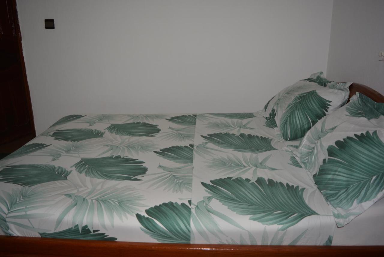 Bed and Breakfast Chez Sabine Abomey Екстер'єр фото