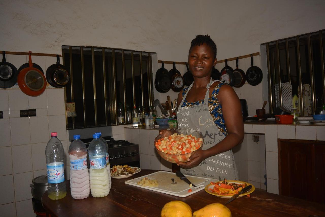 Bed and Breakfast Chez Sabine Abomey Екстер'єр фото