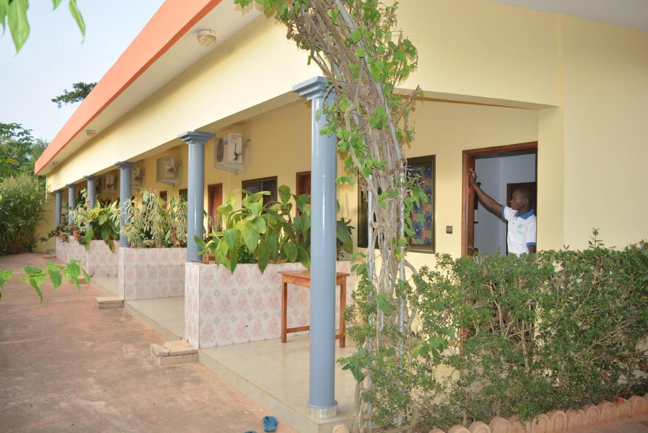 Bed and Breakfast Chez Sabine Abomey Екстер'єр фото