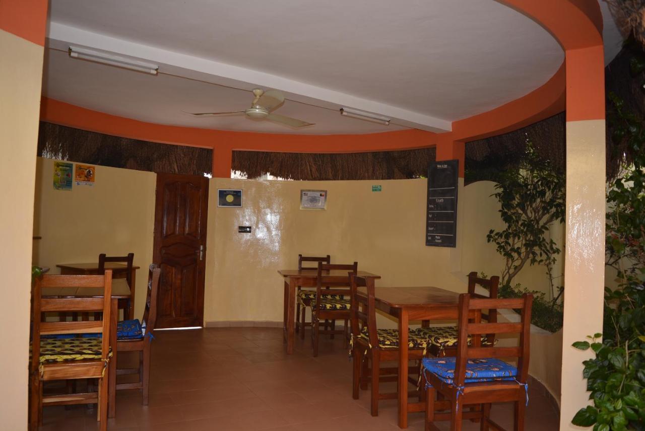 Bed and Breakfast Chez Sabine Abomey Екстер'єр фото