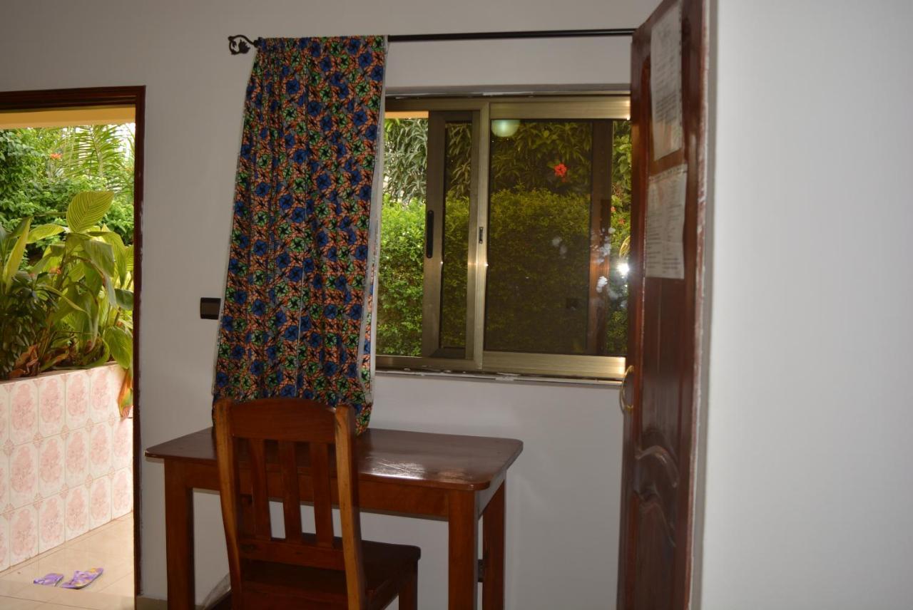 Bed and Breakfast Chez Sabine Abomey Екстер'єр фото