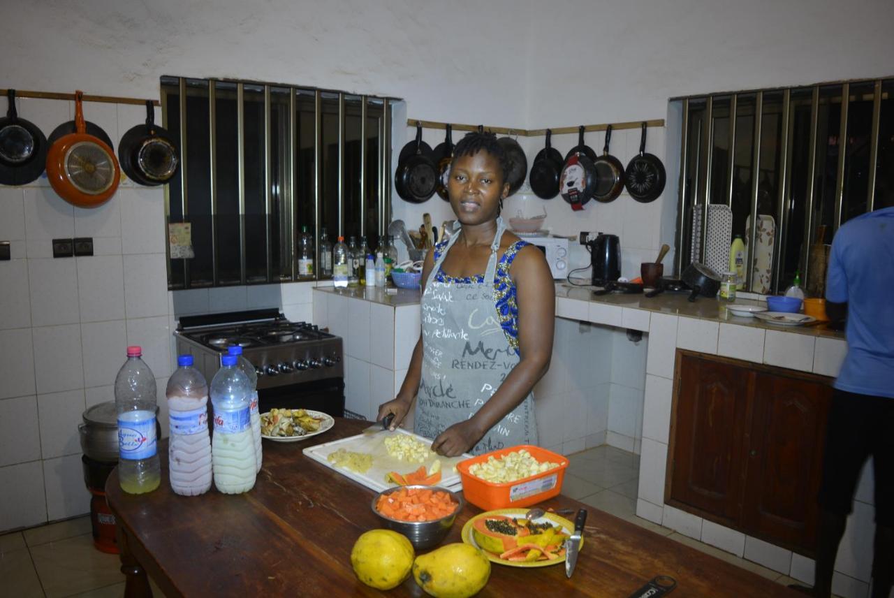 Bed and Breakfast Chez Sabine Abomey Екстер'єр фото