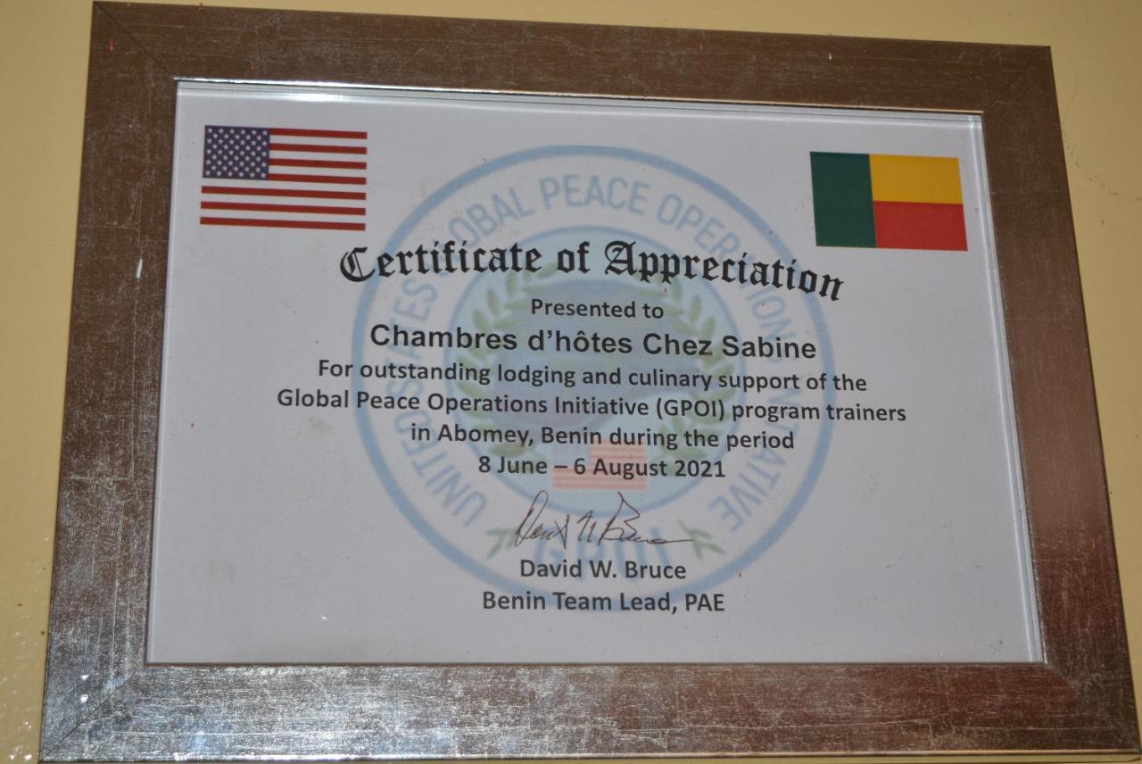 Bed and Breakfast Chez Sabine Abomey Екстер'єр фото