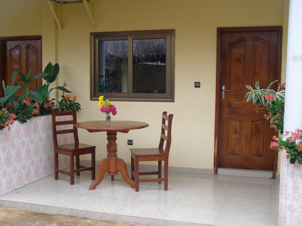 Bed and Breakfast Chez Sabine Abomey Екстер'єр фото