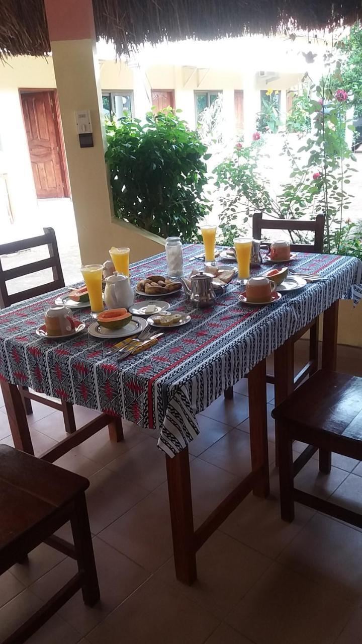 Bed and Breakfast Chez Sabine Abomey Екстер'єр фото