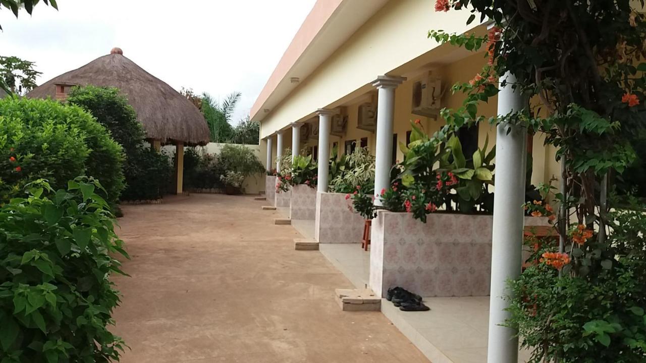 Bed and Breakfast Chez Sabine Abomey Екстер'єр фото