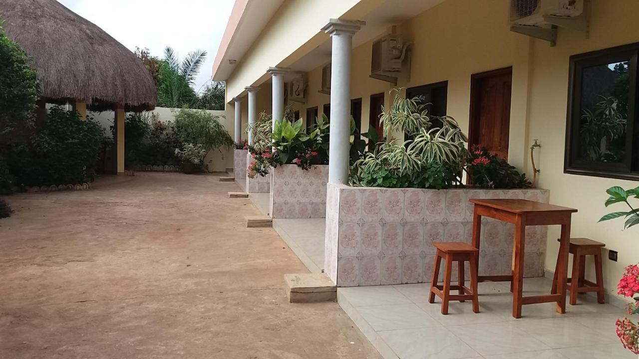 Bed and Breakfast Chez Sabine Abomey Екстер'єр фото